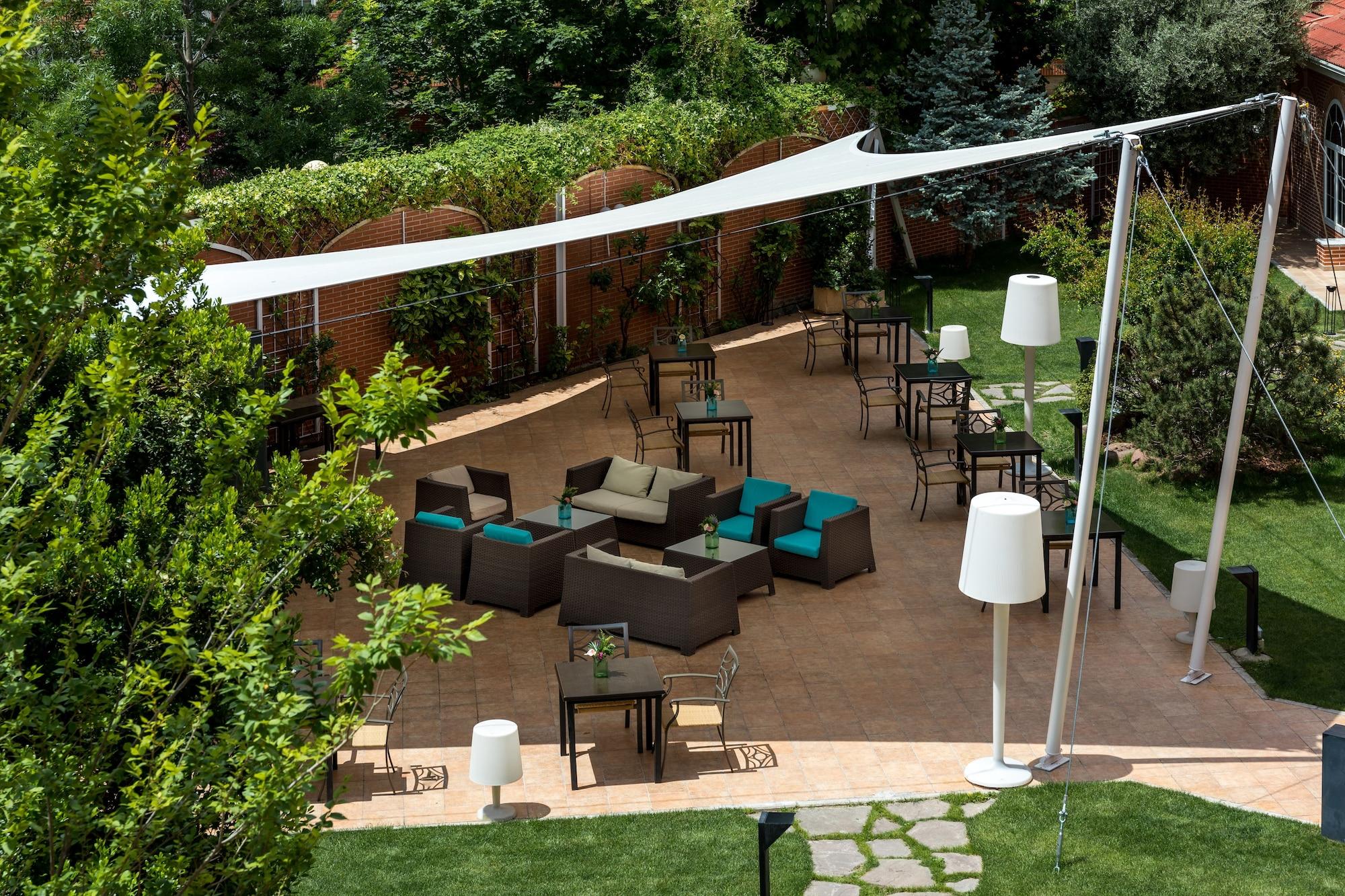 Rafaelhoteles Atocha Madrid Exterior foto